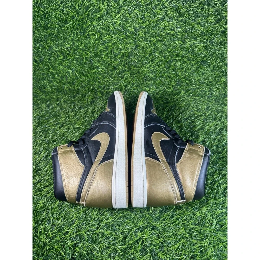 Air Jordan 1 Retro High OG Mens Size 11 DZ5485-071